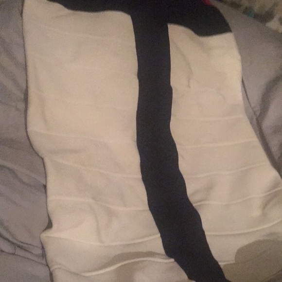 (M) HERVE LEGER. Bodycon midi dress NWT style “Andie” - Picture 6 of 13